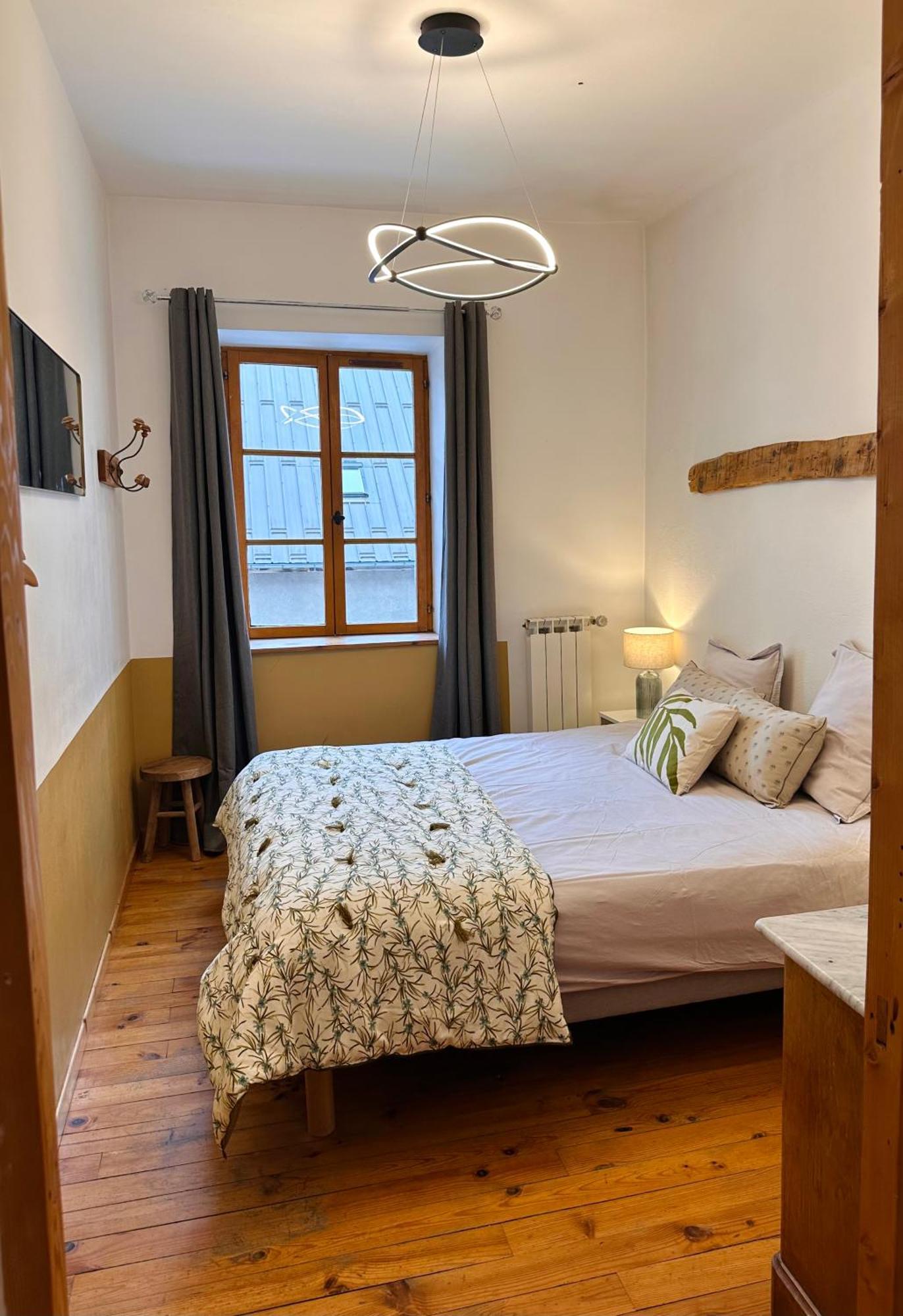 Auberge Le Glacier Bleu Mont-Dauphin Rum bild